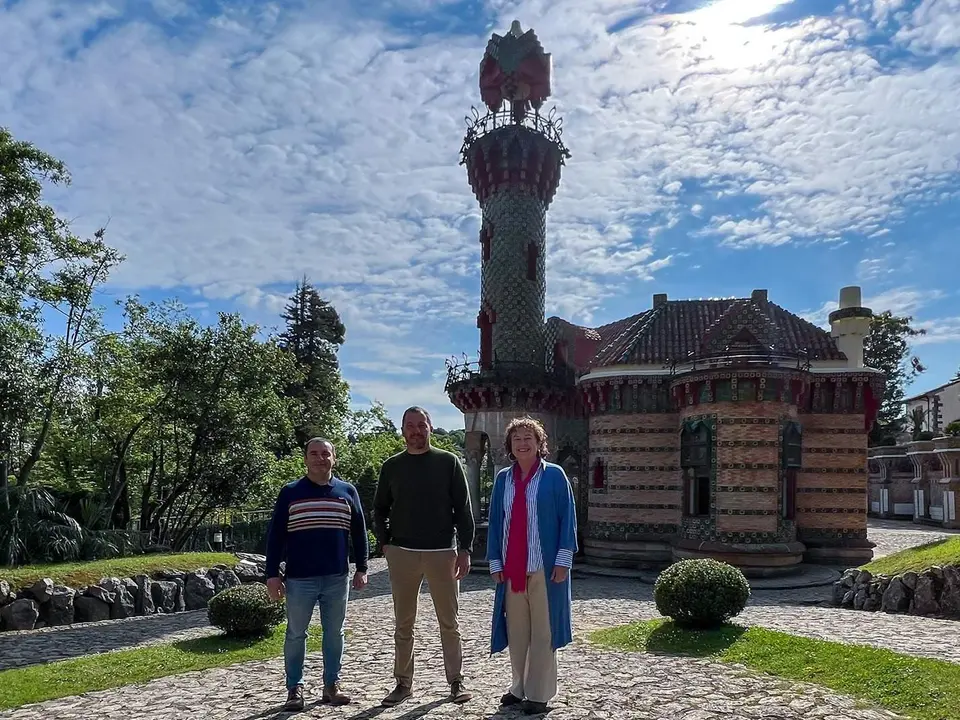 El Ayuntamiento de Comillas apoya el Plan Estrat&eacute;gico de El Capricho de Gaud&iacute; con la firma de un convenio1