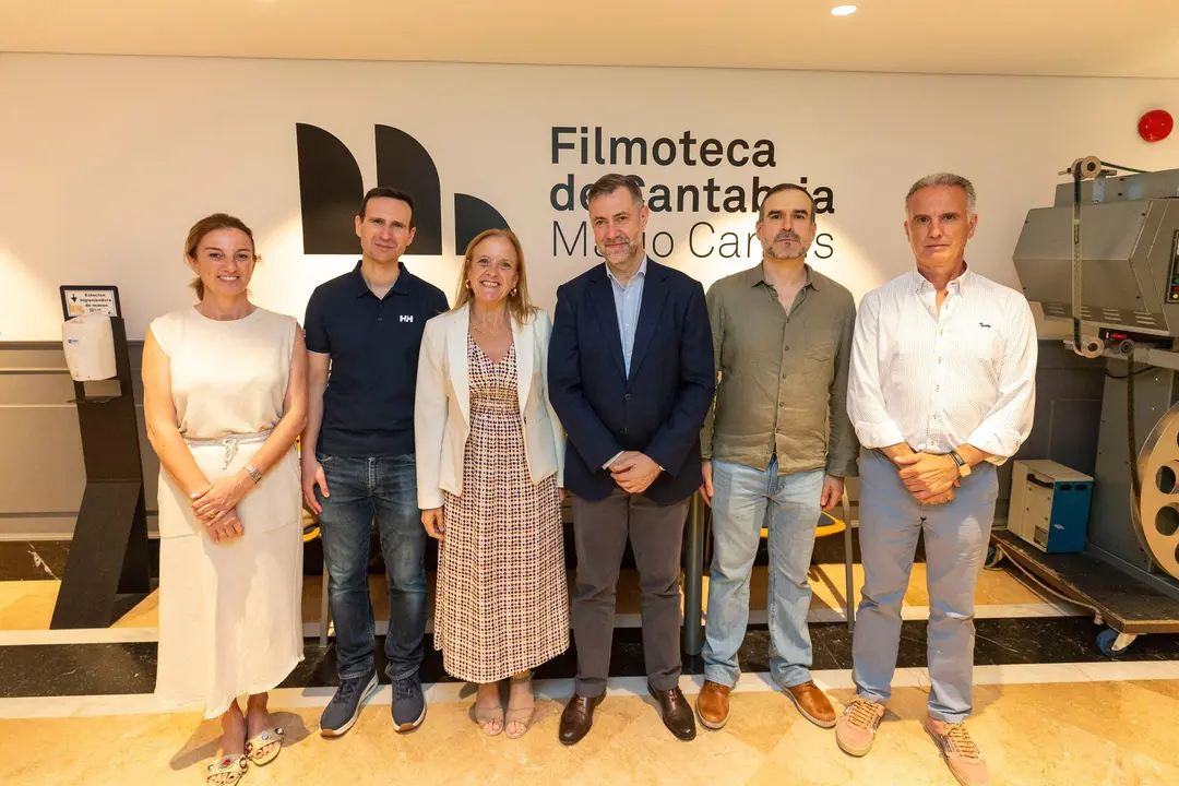 20:00 horas. Filmoteca de Cantabria Mario Camus
Los consejeros de Presidencia, Justicia, Seguridad y Simplificaci&oacute;n Administrativa, Isabel Urrutia, y de Cultura, Turismo y Deporte, Luis Mart&iacute;nez Abad, asisten a la proyecci&oacute;n del documental 'Muerte en Amara' en el marco de la Semana de homenaje y reconocimiento a las v&iacute;ctimas del terrorismo.
24 JUNIO 25 &copy; Miguel De la Parra