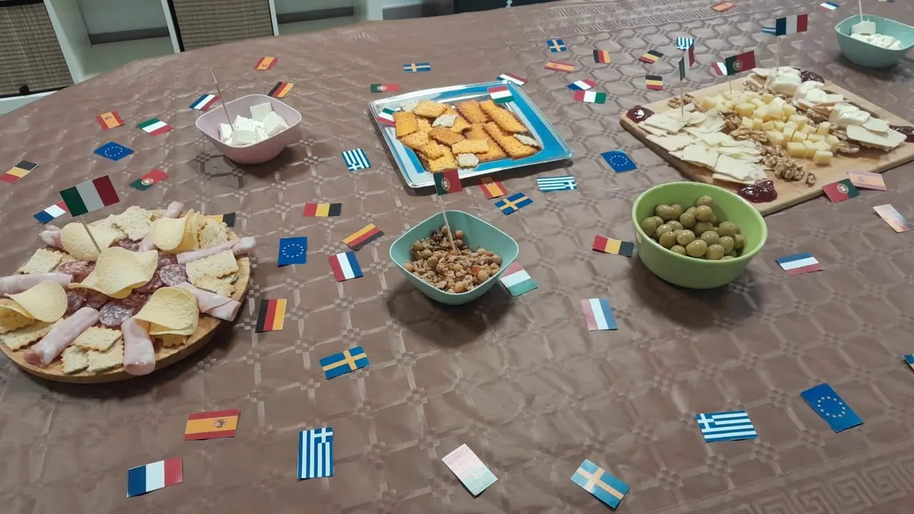 Actividad culinaria realizada durtante la celebraci&oacute;n de una semana de Europa