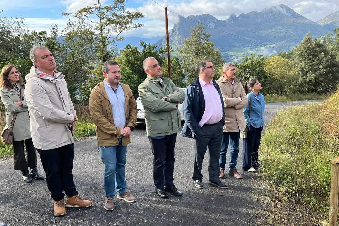 10:30 horas. Ruesga https://bit.ly/4nacALs
El consejero de Fomento, Vivienda, Ordenaci&oacute;n del Territorio y Medio Ambiente, Roberto Media, inaugura la recuperaci&oacute;n ambiental en Ruesga y Ramales de la Victoria.
