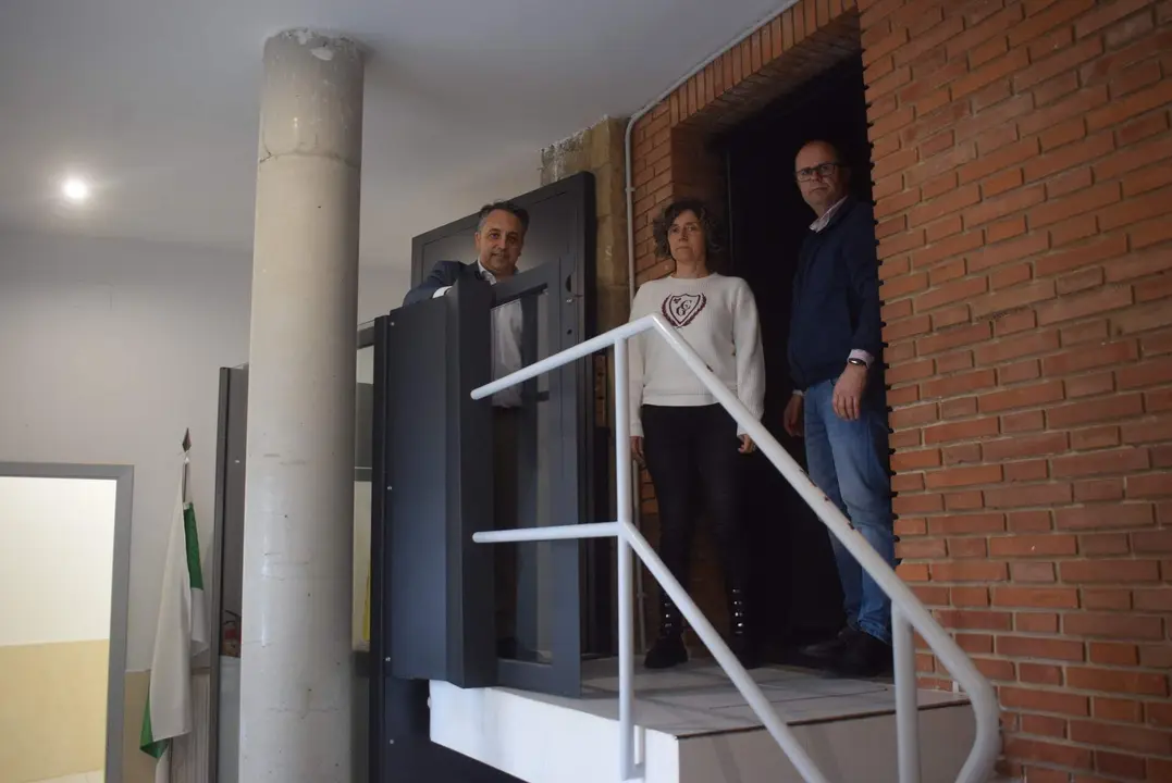 VISITA FIN MEJORA ACCESIBILIDAD TEATRO VIMENOR VIO&Ntilde;O (8)