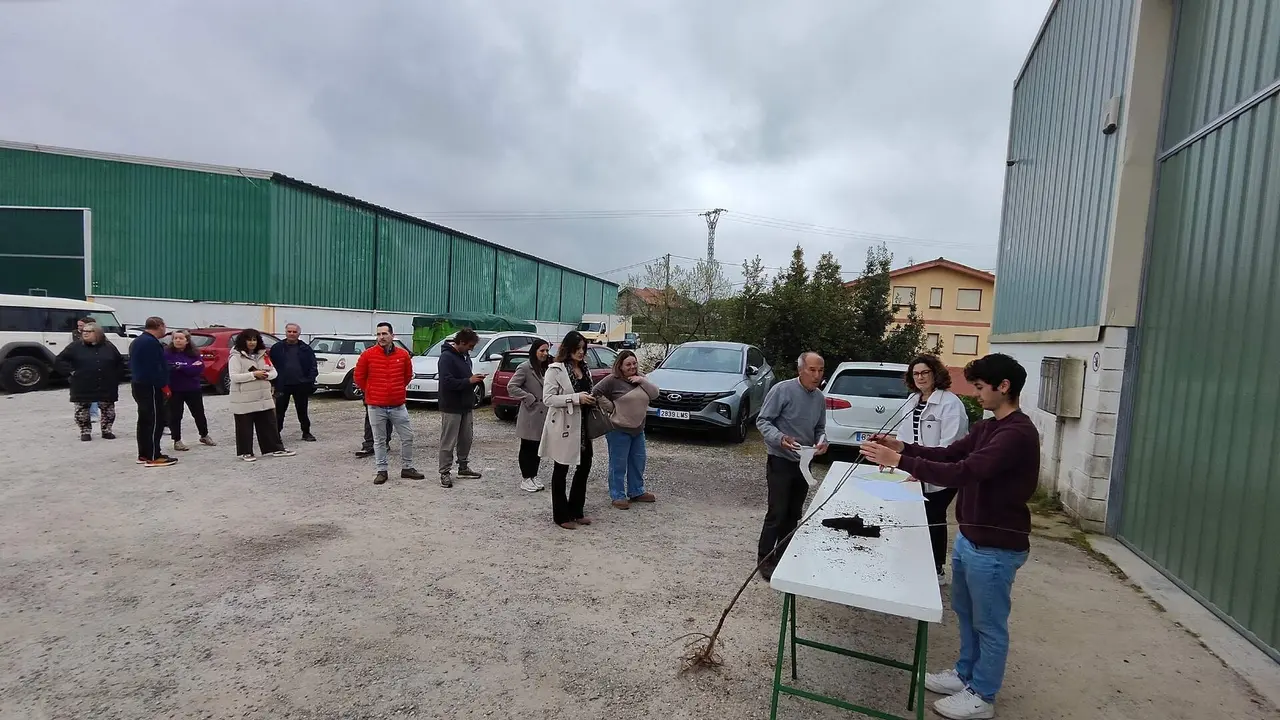 Entrega de &aacute;rboles Campa&ntilde;a 2006 en Suances
