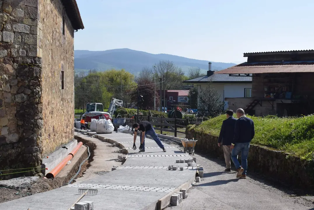 VISITA OBRAS RECUPERACI&Oacute;N BARRIO LA EDESA DE QUIJANO - MARZO 2026 (24)