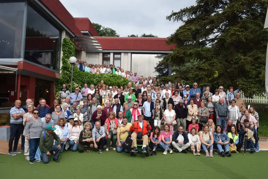 ARCHIVO JORNADAS DE CONVIVENCIA VECINOS PI&Eacute;LAGOS EN OVIEDO (23)