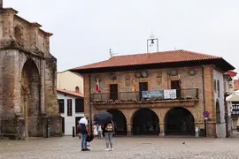 Ayuntamiento antiguo Comillas septiembre 2021