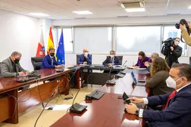 11:00 horas. Gobierno de Cantabria, sala de usos m&uacute;ltiples 
El presidente de Cantabria, Miguel &Aacute;ngel Revilla, y los consejeros de Presidencia, Interior, Justicia y Acci&oacute;n Exterior, Paula Fern&aacute;ndez, y de Industria, Turismo, Innovaci&oacute;n, Transporte y Comercio, Javier L&oacute;pez Marcano, se re&uacute;nen con representantes de CEOE-CEPYME Cantabria encabezados por su presidente, Enrique Conde. 
08 FEBRERO 2021 &copy; Miguel de la Parra
