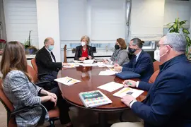 La consejera de Educaci&oacute;n y Formaci&oacute;n Profesional, Marina Lomb&oacute;, recibe a representantes de la Asociaci&oacute;n C&aacute;ntabra de la Empresa Familiar (ACEFAM
nr
25 feb 22