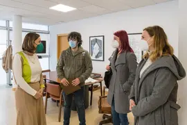 12:00 horas.  Despacho de la consejera de Presidencia, Interior, Justicia y Acci&oacute;n Exterior. La consejera de Presidencia, Interior, Justicia y Acci&oacute;n Exterior, Paula Fern&aacute;ndez, recibe a miembros del Colegio de Fisioterapeutas de Cantabria. 9 de marzo de 2022 &copy; Ra&uacute;l Lucio