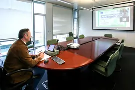 10:30 horas Sala de reuniones de la Consejer&iacute;a (tercera planta)
El consejero de Desarrollo Rural, Ganader&iacute;a, Pesca, Alimentaci&oacute;n y Medio Ambiente, Guillermo Blanco, participa, por videoconferencia, en la inauguraci&oacute;n del ciclo de talleres &lsquo;Viernes Sostenibles&rsquo; que organiza la C&aacute;mara de Comercio de Cantabria. 
25 de marzo de 2022
Fotograf&iacute;a: Silvia Bouzo