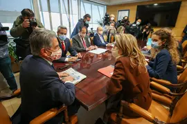 El presidente de Cantabria, Miguel &Aacute;ngel Revilla, se re&uacute;ne con la ministra de Transportes, Movilidad y Agenda Urbana, Raquel S&aacute;nchez. Estar&aacute;n presentes el vicepresidente y consejero de Universidades, Igualdad, Cultura y Deporte, Pablo Zuloaga, y los consejeros de Obras P&uacute;blicas, Ordenaci&oacute;n del Territorio y Urbanismo, Jos&eacute; Luis Gochicoa, y de Industria, Turismo, Innovaci&oacute;n, Transporte y Comercio, Javier L&oacute;pez Marcano. 
31 MAR 22