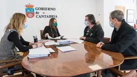 11:00 horas. Despacho de la consejera de Presidencia, Interior, Justicia y Acci&oacute;n Exterior. La consejera de Presidencia, Interior, Justicia y Acci&oacute;n Exterior, Paula Fern&aacute;ndez, firma una adenda con Cruz Roja. 5 de abril de 2022 &copy; Ra&uacute;l Lucio