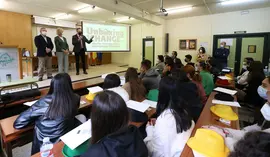 El consejero de Desarrollo Rural, Ganader&iacute;a, Pesca, Alimentaci&oacute;n y Medio Ambiente, Guillermo Blanco, presenta el Plan de Acci&oacute;n 2022-2024 del Plan Estrat&eacute;gico Ambiental Saja-Besaya 2030. 