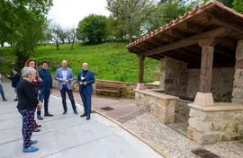  11:30 horas. Ayuntamiento de Puente Viesgo.
El consejero de Industria, Turismo, Innovaci&oacute;n, Transporte y Comercio, Javier L&oacute;pez Marcano, se re&uacute;ne con el alcalde de Puente Viesgo y posteriormente visita la rehabilitaci&oacute;n del lavadero de Mijas. 
18 ABRIL 2022 &copy; Miguel De la Parra