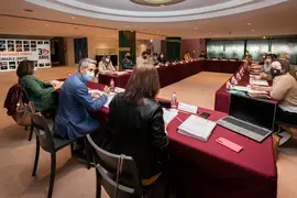 12:00 Hall de Reina Victoria. Palacio de Festivales
El vicepresidente y consejero de Universidades, Igualdad, Cultura y Deporte, Pablo Zuloaga, preside el Consejo c&aacute;ntabro de cooperaci&oacute;n internacional al desarrollo.
26 de abril de 2022
Fotograf&iacute;a: Silvia Bouzo