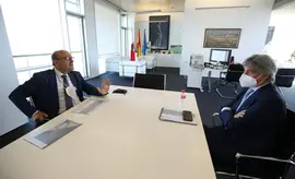 El consejero de Industria, Turismo, Innovaci&oacute;n, Transporte y Comercio, Javier L&oacute;pez Marcano, recibe al m&eacute;dico de Rafa Nadal, Dr. Cotorro.
09 may 22