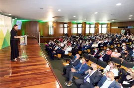 12:00 horas. Mutua Monta&ntilde;esa, Avenida del Faro, 33. Santander
Los consejeros de Presidencia, Interior, Justicia y Acci&oacute;n Exterior, Paula Fern&aacute;ndez, y de Sanidad, Ra&uacute;l Pesquera, asisten a los actos conmemorativos del 50 aniversario del Hospital Mutua Monta&ntilde;esa.
