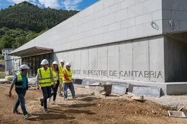 11:00 horas. Centro de Arte Rupestre de Cantabria, Puente Viesgo. El vicepresidente y consejero de Universidades, Igualdad, Cultura y Deporte, Pablo Zuloaga, visita las obras del Centro de Arte Rupestre de Cantabria. 10 de junio de 2022 &copy; Ra&uacute;l Lucio