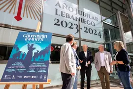 11:00 horas. Sala de prensa del Gobierno de Cantabria
El consejero de Industria, Turismo, Innovaci&oacute;n, Transporte y Comercio, Javier L&oacute;pez Marcano, acompa&ntilde;ado del alcalde de Reoc&iacute;n, Pablo Diestro, y del alcalde de San Vicente de la Barquera, Dionisio Luguera, presenta, en rueda de prensa, el Festival &lsquo;Cantabria Infinita&rsquo;.
07 de julio de 2022
Fotograf&iacute;a: Silvia Bouzo