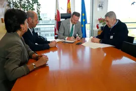 09:30.-  Sala de reuniones de la Consejer&iacute;a (tercera planta)
El consejero de Desarrollo Rural, Ganader&iacute;a, Pesca, Alimentaci&oacute;n y Medio Ambiente, Guillermo Blanco, firma un convenio de colaboraci&oacute;n con AFCA.
26 mayo 2022 &copy; Miguel De la Parra