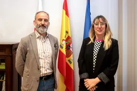 Consejera de Empleo y Pol&iacute;ticas Sociales, Eugenia G&oacute;mez de Diego. Director de trabajo, Gustavo Garc&iacute;a. Ayudas empresas econom&iacute;a social y auto empleo