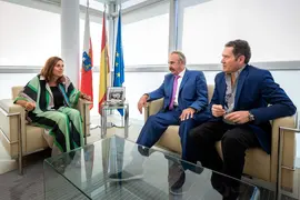 La Consejera de Presidencia, Interior, Justicia y Acci&oacute;n Exteriror, Paula Fern&aacute;ndez Via&ntilde;a, se re&uacute;ne con el presidente de la Casa de Cantabria en M&eacute;xico, Juan Manuel Gonz&aacute;lez Noriega. 
Fotograf&iacute;a: Silvia Bouzo