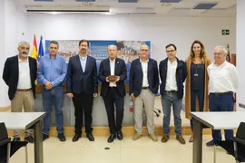 11:00 horas. Sala de prensa del Gobierno de Cantabria. El consejero de Industria, Turismo, Innovaci&oacute;n, Transporte y Comercio, Javier L&oacute;pez Marcano, acompa&ntilde;ado del investigador del CSIC-IGME, Enrique Pe&ntilde;alver; el catedr&aacute;tico de Ciencias de la Tierra y del Oc&eacute;ano de la Universidad de Barcelona, Xavier Delcl&oacute;s; el delegado en Cantabria del CSIC, Celso Mart&iacute;nez Rivero y del ge&oacute;logo y gem&oacute;logo del Instituto de Ciencias Naturales de &Aacute;lava, Rafael L&oacute;pez del Valle, presenta las nuevas l&iacute;neas de investigaci&oacute;n y divulgaci&oacute;n cient&iacute;fica del &aacute;mbar de R&aacute;bago-El Soplao. 26 de agosto de 2022 &copy; Ra&uacute;l Lucio