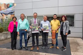 11:30 horas. Sala de prensa del Gobierno de Cantabria
El consejero de Desarrollo Rural, Ganader&iacute;a, Pesca, Alimentaci&oacute;n y Medio Ambiente, Guillermo Blanco, presenta, en rueda de prensa, junto al alcalde de Cabez&oacute;n de la Sal, V&iacute;ctor Reinoso, y el presidente de la Federaci&oacute;n de Asociaciones de Razas C&aacute;rnicas de Cantabria, Lorenzo Gonz&aacute;lez, la Olimpiada del Tudanco
