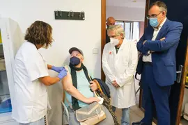 10:00 horas. Centro de Salud Puertochico, Santander. El consejero de Sanidad, Ra&uacute;l Pesquera, asiste al inicio de la campa&ntilde;a de vacunaci&oacute;n frente a la gripe 2022/2023. 10 de octubre de 2022 &copy; Ra&uacute;l Lucio