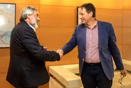 10:00 horas. Despacho del consejero de Obras P&uacute;blicas, Ordenaci&oacute;n del Territorio y Urbanismo
El consejero de Obras P&uacute;blicas, Ordenaci&oacute;n del Territorio y Urbanismo, Jos&eacute; Luis Gochicoa, recibe al alcalde de Valderredible, Fernando Fern&aacute;ndez. 
25 de octubre de 2022
Fotograf&iacute;a: Silvia Bouzo