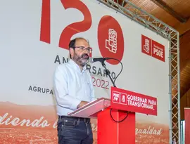 Jos&eacute; Luis Urraca Casal en el 120 aniversario del PSOE de Torrelavega