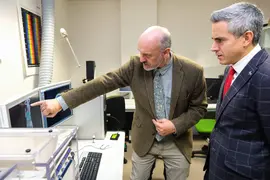 11:30 horas. Instituto de Biomedicina y Biotecnolog&iacute;a de Cantabria (IBBTEC) (c/ Albert Einstein 22, Santander). El vicepresidente y consejero de Universidades, Igualdad, Cultura y Deporte, Pablo Zuloaga, y el consejero de Sanidad, Ra&uacute;l Pesquera, visitan las instalaciones del IBBTEC. 12 de enero de 2023 &copy; Ra&uacute;l Lucio