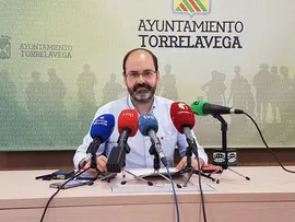 El concejal de Medio Ambiente Jos&eacute; Luis Urraca Casal en rueda de prensa