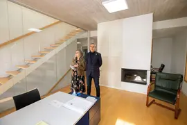12:00 horas. Centro de Atenci&oacute;n Integral a la Violencia de G&eacute;nero (Calle Las
Marzas, Santander)
El vicepresidente y consejero de Universidades, Igualdad, Cultura y Deporte, Pablo
Zuloaga, presenta el nuevo Centro de Atenci&oacute;n Integral a la Violencia de G&eacute;nero. 14 FEBRERO 2023 &copy; Miguel De la Parra