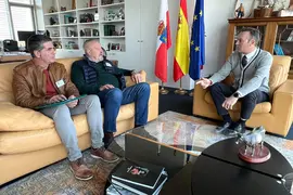 12:30 horas. Despacho del consejero Desarrollo Rural, Ganader&iacute;a, Pesca,
Alimentaci&oacute;n y Medio Ambiente
El consejero de Desarrollo Rural, Ganader&iacute;a, Pesca, Alimentaci&oacute;n y Medio
Ambiente, Guillermo Blanco, recibe al alcalde de Anievas, Agust&iacute;n Pern&iacute;a.12:30 horas. Despacho del consejero Desarrollo Rural, Ganader&iacute;a, Pesca,
Alimentaci&oacute;n y Medio Ambiente
El consejero de Desarrollo Rural, Ganader&iacute;a, Pesca, Alimentaci&oacute;n y Medio
Ambiente, Guillermo Blanco, recibe al alcalde de Anievas, Agust&iacute;n Pern&iacute;a. 17 FEBRERO 2023 &copy; Miguel De la Parra