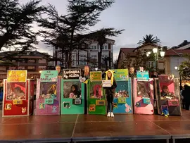 La Garra, ganadores de la categor&iacute;a de Grupos Infantiles del Carnaval 2023 junto a las autoridades municipales