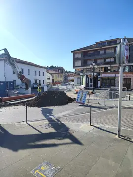 Inicio de las obras de mejora de la calle Pi&eacute;lagos en el centro de Suances