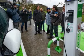 11:30 horas. Plaza junto al Ayuntamiento de Ruesga 
Los consejeros de Presidencia, Interior, Justicia y Acci&oacute;n Exterior, Paula Fern&aacute;ndez, y de Obras P&uacute;blicas, Jos&eacute; Luis Gochicoa, asisten a la puesta en marcha de puntos de recarga de veh&iacute;culos el&eacute;ctricos.
