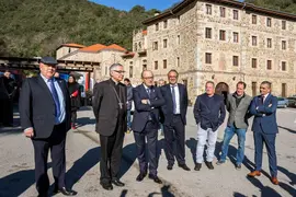 10:00 horas. Monasterio de Santo Toribio de Li&eacute;bana 
El consejero de Industria, Turismo, Innovaci&oacute;n, Transporte y Comercio, Javier L&oacute;pez Marcano, inaugura las obras de conservaci&oacute;n del Monasterio de Santo Toribio de Li&eacute;bana junto al Obispo de Santander, Manuel S&aacute;nchez Monge.
