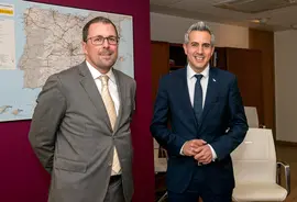 El vicepresidente y consejero de Universidades, Igualdad, Cultura y Deporte, Pablo Zuloaga, se re&uacute;ne con el presidente de Renfe, Ra&uacute;l Blanco.
22 MAR 23