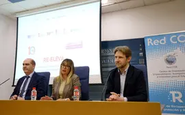 La consejera de Empleo y Pol&iacute;ticas Sociales, Eugenia G&oacute;mez de Diego, y el director del Servicio C&aacute;ntabro de Empleo, Jos&eacute; Manuel Callejo, presentan el nuevo programa RE-ELEVA, &lsquo;Un entorno de conexi&oacute;n para favorecer el traspaso de negocios en Cantabria&rsquo; acompa&ntilde;ados por Manuel Redondo, responsable del Centro Internacional Santander Emprendimiento (CISE).
27 mar 23