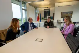 09:00 horas. Despacho del consejero de Industria, Turismo, Innovaci&oacute;n, Transporte y Comercio
El consejero de Industria, Turismo, Innovaci&oacute;n, Transporte y Comercio, Javier L&oacute;pez Marcano, se entrevista con el presidente de la Asociaci&oacute;n de Hosteler&iacute;a, Javier Bedia. 11 ABRIL 2023 &copy; Miguel De la Parra