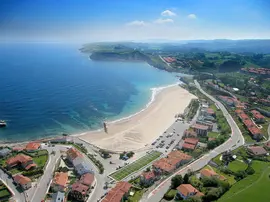 Cruz Roja prestar&aacute; el servicio de socorrismo, vigilancia y salvamento en la playa de Comillas este verano