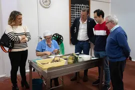 12:30 horas. Conservas Juanjo. Pol&iacute;gono Industrial Las Marismas. Avenida de Lons nave 1.  Santo&ntilde;a
El consejero de Desarrollo Rural, Ganader&iacute;a, Pesca, Alimentaci&oacute;n y Medio Ambiente, Guillermo Blanco, visita esta empresa. &copy; R.I. Rafi