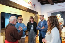 10:30 horas. Casona de Tudanca. El vicepresidente y consejero de Universidades, Igualdad, Cultura y Deporte, Pablo Zuloaga, inaugura la exposici&oacute;n &lsquo;La Barraca de Garc&iacute;a Lorca&rsquo;. 28 de abril de 2023 &copy; Ra&uacute;l Lucio