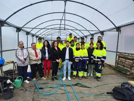 Grupo entrega carnets