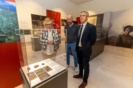 12:30 horas. Centro de Arte Rupestre de Cantabria. Puente Viesgo
El vicepresidente y consejero de Universidades, Igualdad, Cultura y Deporte en
funciones, Pablo Zuloaga, visita las obras de la sala de exposiciones. 26 JUNIO 2023 &copy; Miguel De la Parra 