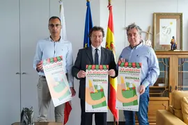 12:00 horas. Despacho del consejero de Desarrollo Rural, Ganader&iacute;a, Pesca y Alimentaci&oacute;n. El consejero de Desarrollo Rural, Ganader&iacute;a, Pesca y Alimentaci&oacute;n, Pablo Palencia, y el alcalde de Reinosa, Jos&eacute; Luis L&oacute;pez, presentan el XX Mercado Campurriano. 26 de julio de 2023 &copy; Ra&uacute;l Lucio