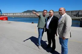 12:30 horas. Ayuntamiento de Laredo
El consejero de Fomento, Ordenaci&oacute;n del territorio y Medio Ambiente, Roberto Media, realiza una visita institucional al Ayuntamiento de Laredo. Habr&aacute; declaraciones a los medios en la Plaza Marqu&eacute;s de Albaida Puebla Vieja. 8 AGOSTO 2023 &nbsp;&copy; Miguel De la Parra