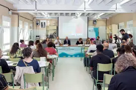 10:00 horas. IES Manuel Guti&eacute;rrez Arag&oacute;n. Vi&eacute;rnoles
El consejero de Educaci&oacute;n, Formaci&oacute;n Profesional y Universidades, Sergio Silva, inaugura las 41 Jornadas de &lsquo;Ense&ntilde;antes con Gitanos&rsquo;. 
