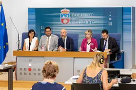 11:30 horas. Sala de Prensa del Gobierno
El consejero de Educaci&oacute;n, Formaci&oacute;n Profesional y Universidades, Sergio Silva, presenta el inicio de Curso Escolar 2023-2024. 
La comparecencia podr&aacute; seguirse en streaming a trav&eacute;s de las redes sociales del Gobierno de Cantabria Facebook y YouTube y, adem&aacute;s, habr&aacute; cobertura de nota, foto, sonido y v&iacute;deo. 
